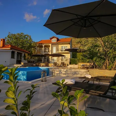 Infinity Villa *