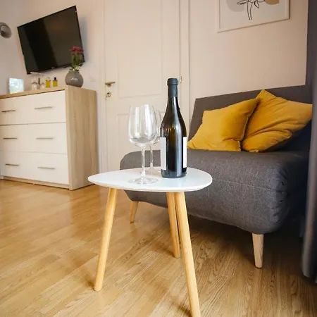 Infinity * Μόσταρ