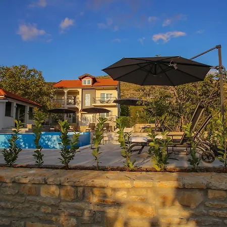 Infinity Villa *