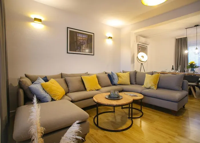 ヴィラ Infinity モスタル