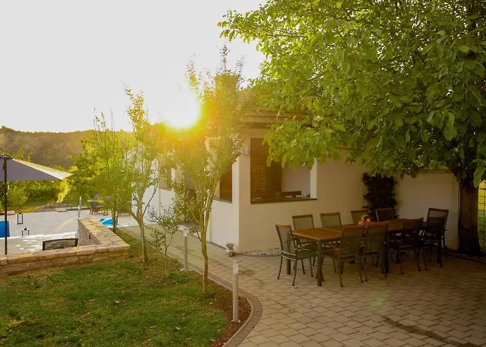 ヴィラ Infinity *