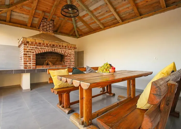 Infinity モスタル